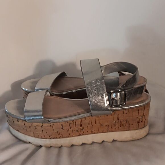 Madden Girl Wedge Metalic Silver Sandals - Picture 7 of 7